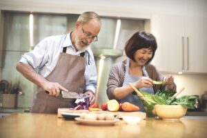 Read more about the article Nutrition for Seniors: Expert Tips for a Balanced Diet